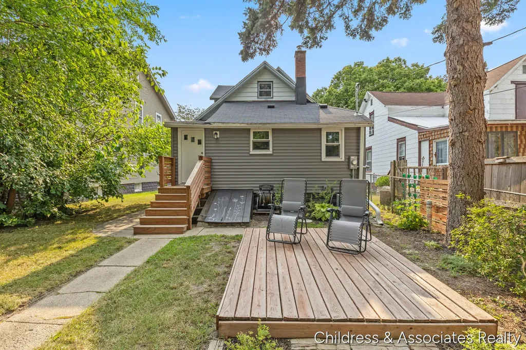 1108 Widdicomb Avenue NW Grand Rapids City MI 49504
