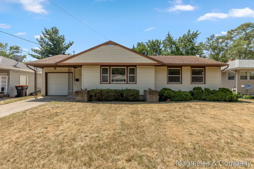 4431 Burgis Avenue SE Kentwood City MI 49508