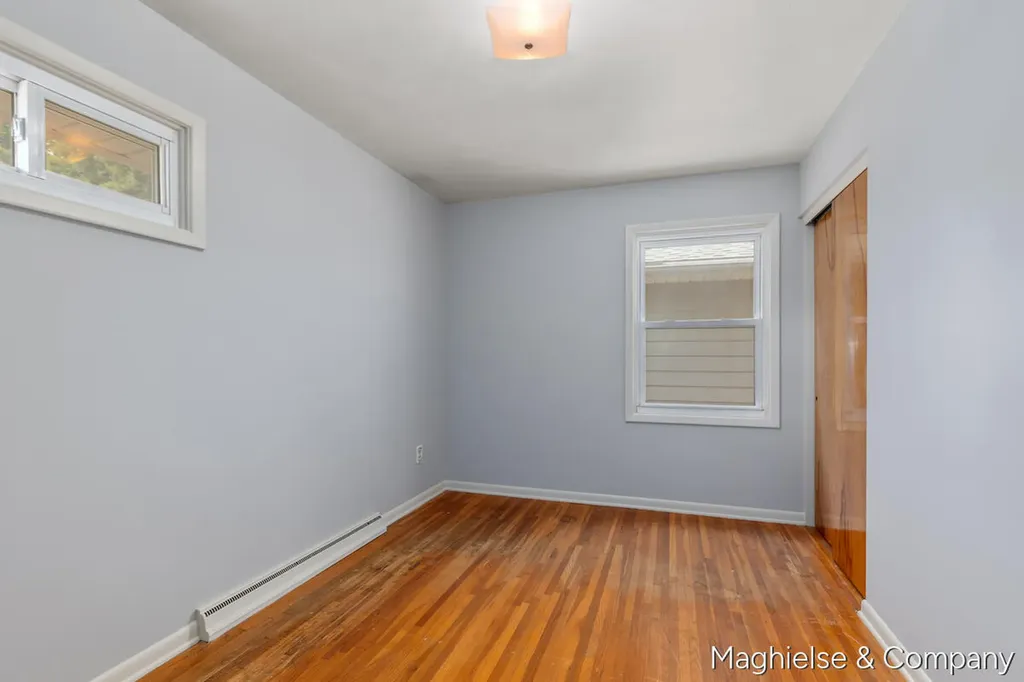 4431 Burgis Avenue SE Kentwood City MI 49508