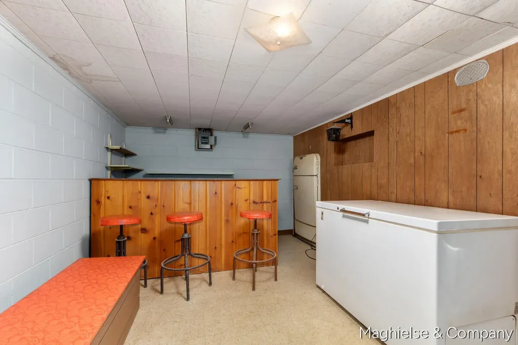 4431 Burgis Avenue SE Kentwood City MI 49508