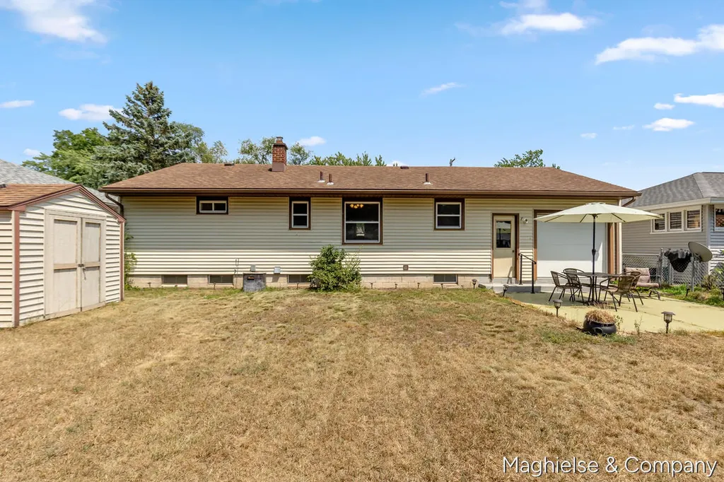 4431 Burgis Avenue SE Kentwood City MI 49508