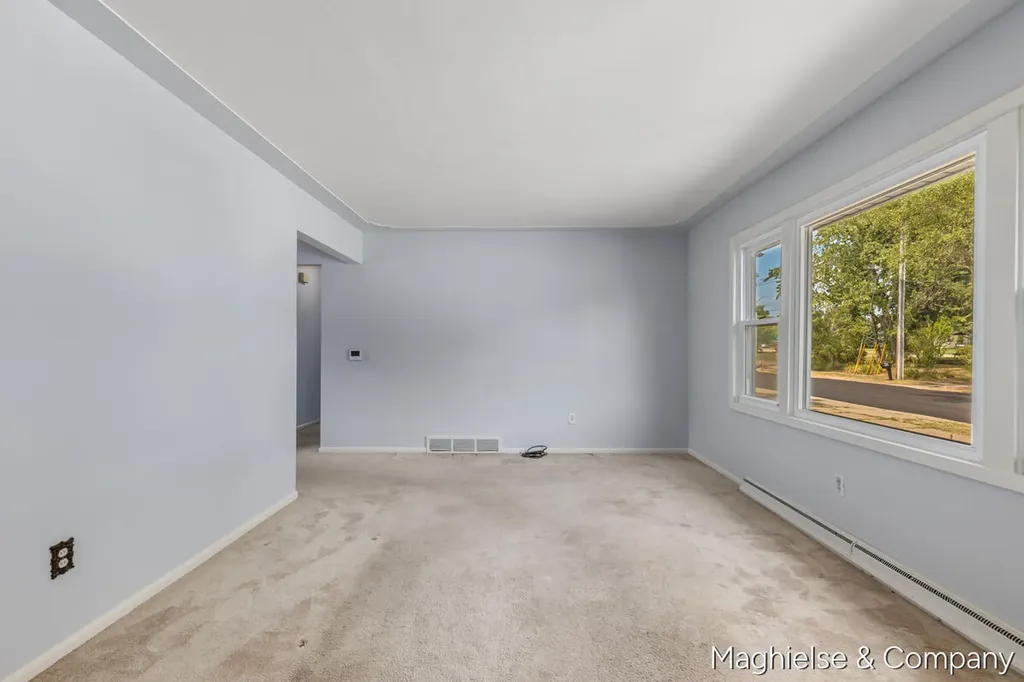 4431 Burgis Avenue SE Kentwood City MI 49508
