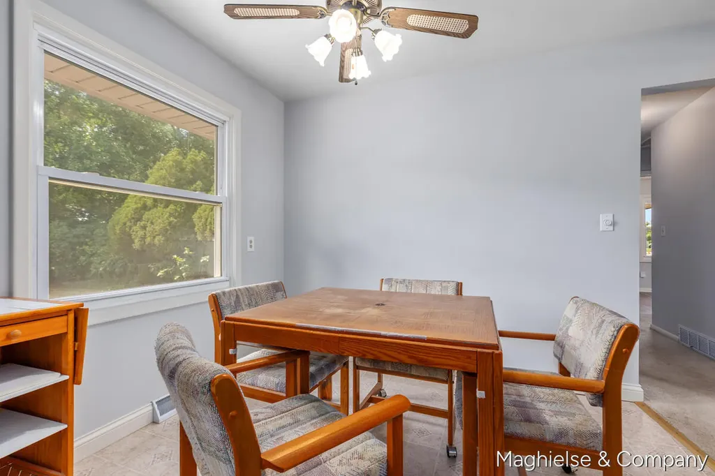 4431 Burgis Avenue SE Kentwood City MI 49508