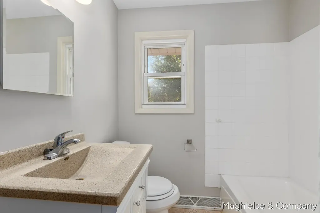 4431 Burgis Avenue SE Kentwood City MI 49508