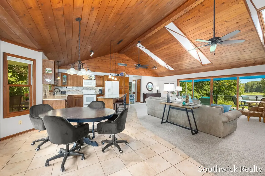 2484 Shadow Lake Court NE Grand Rapids Charter Township MI 49505
