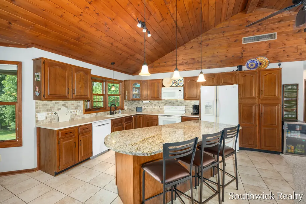 2484 Shadow Lake Court NE Grand Rapids Charter Township MI 49505