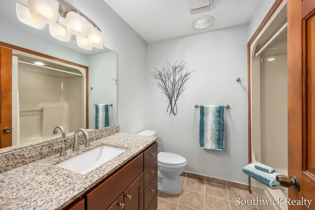 2484 Shadow Lake Court NE Grand Rapids Charter Township MI 49505