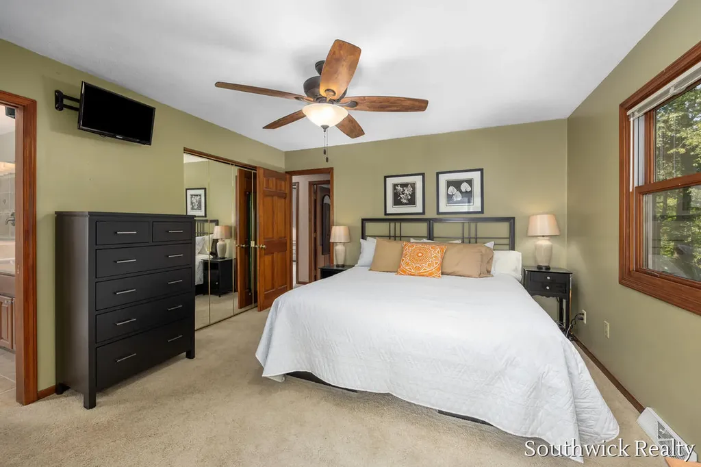2484 Shadow Lake Court NE Grand Rapids Charter Township MI 49505