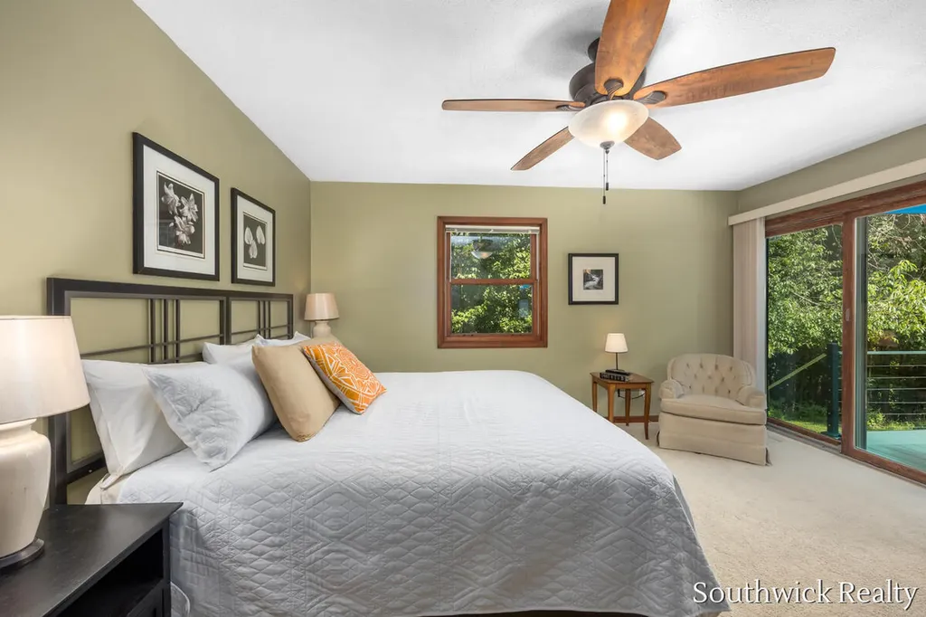 2484 Shadow Lake Court NE Grand Rapids Charter Township MI 49505