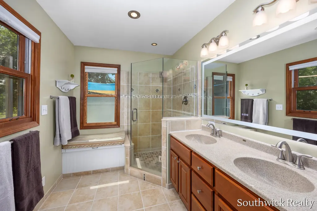2484 Shadow Lake Court NE Grand Rapids Charter Township MI 49505