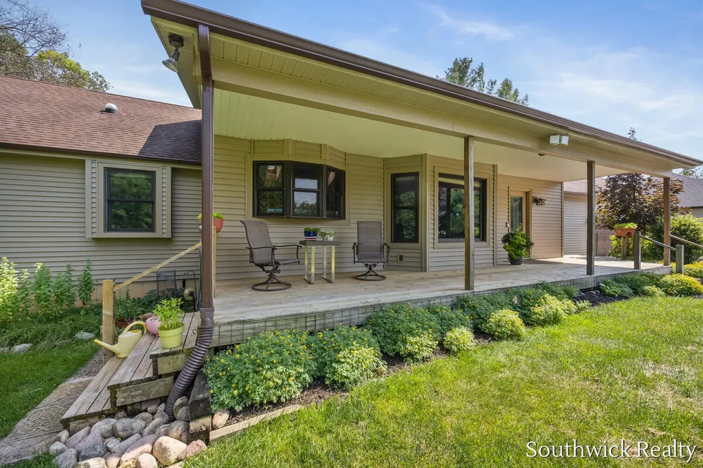 2484 Shadow Lake Court NE Grand Rapids Charter Township MI 49505