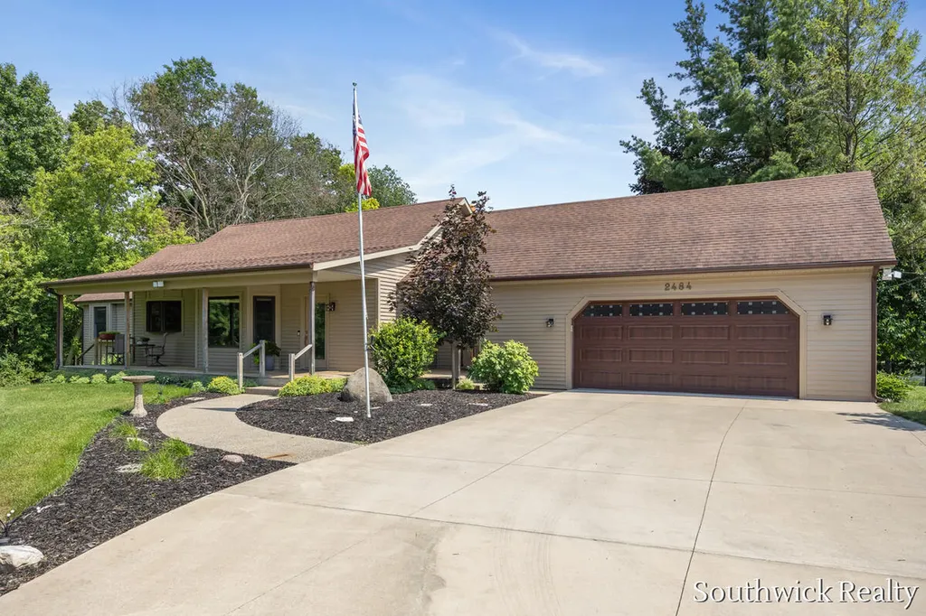 2484 Shadow Lake Court NE Grand Rapids Charter Township MI 49505