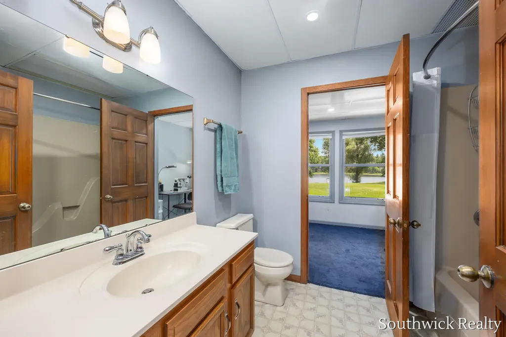 2484 Shadow Lake Court NE Grand Rapids Charter Township MI 49505