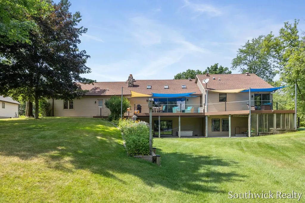 2484 Shadow Lake Court NE Grand Rapids Charter Township MI 49505