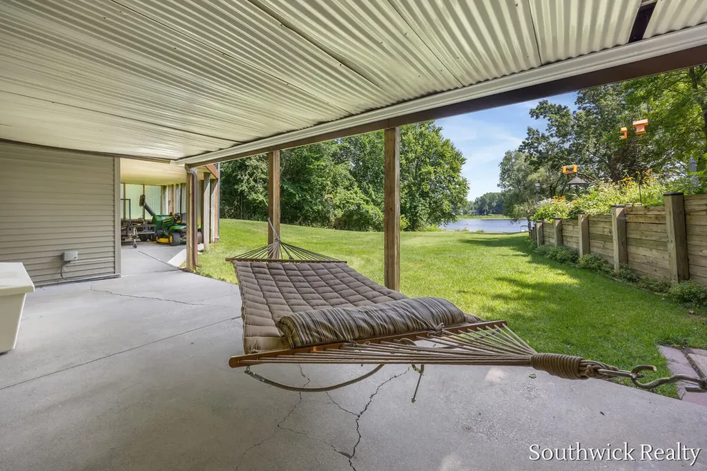 2484 Shadow Lake Court NE Grand Rapids Charter Township MI 49505