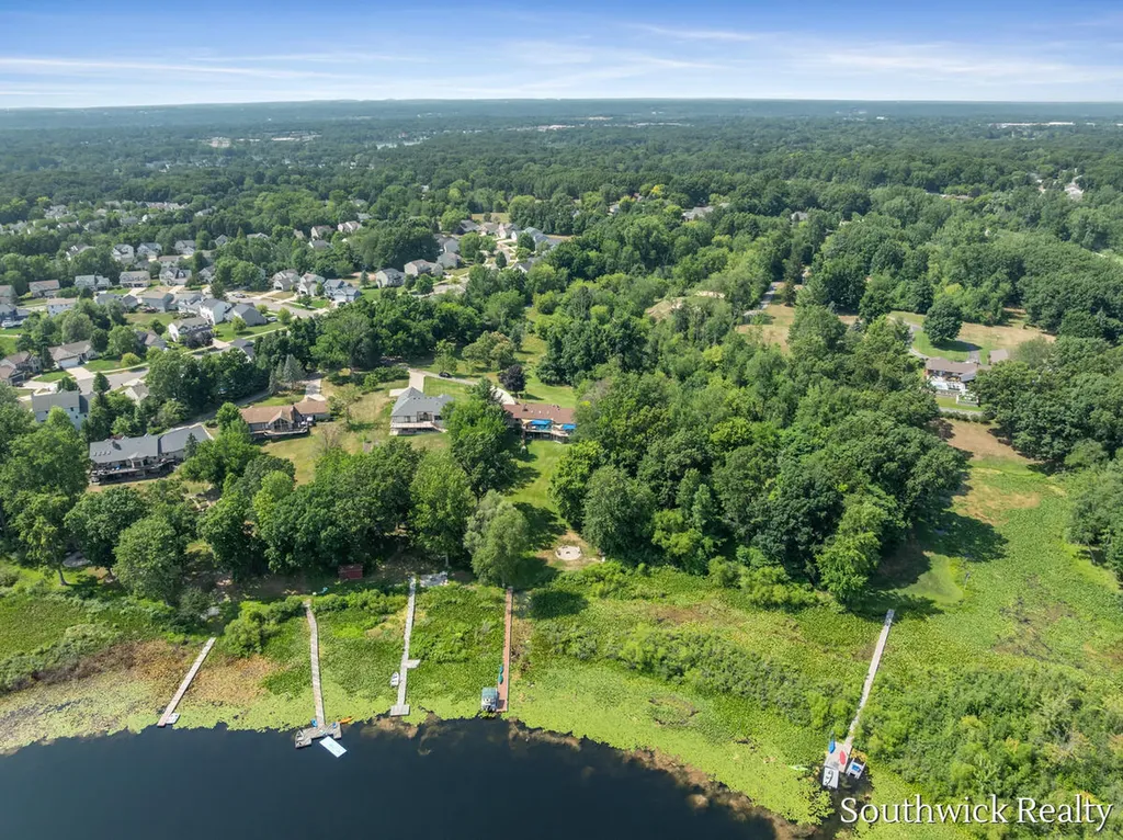 2484 Shadow Lake Court NE Grand Rapids Charter Township MI 49505