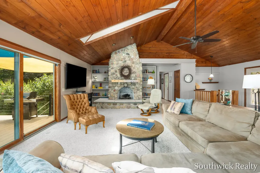 2484 Shadow Lake Court NE Grand Rapids Charter Township MI 49505