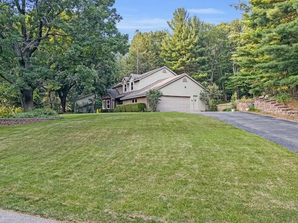 1800 Mont Rue Drive SE Cascade Charter Township MI 49546