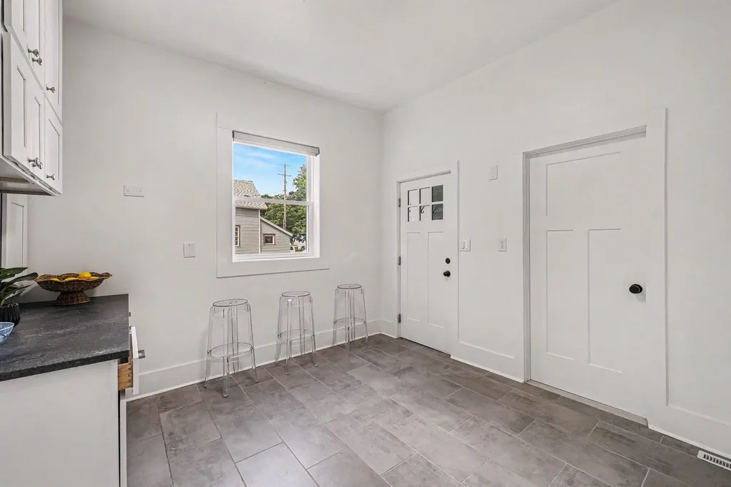 614 Fairview Avenue NE Grand Rapids City MI 49503