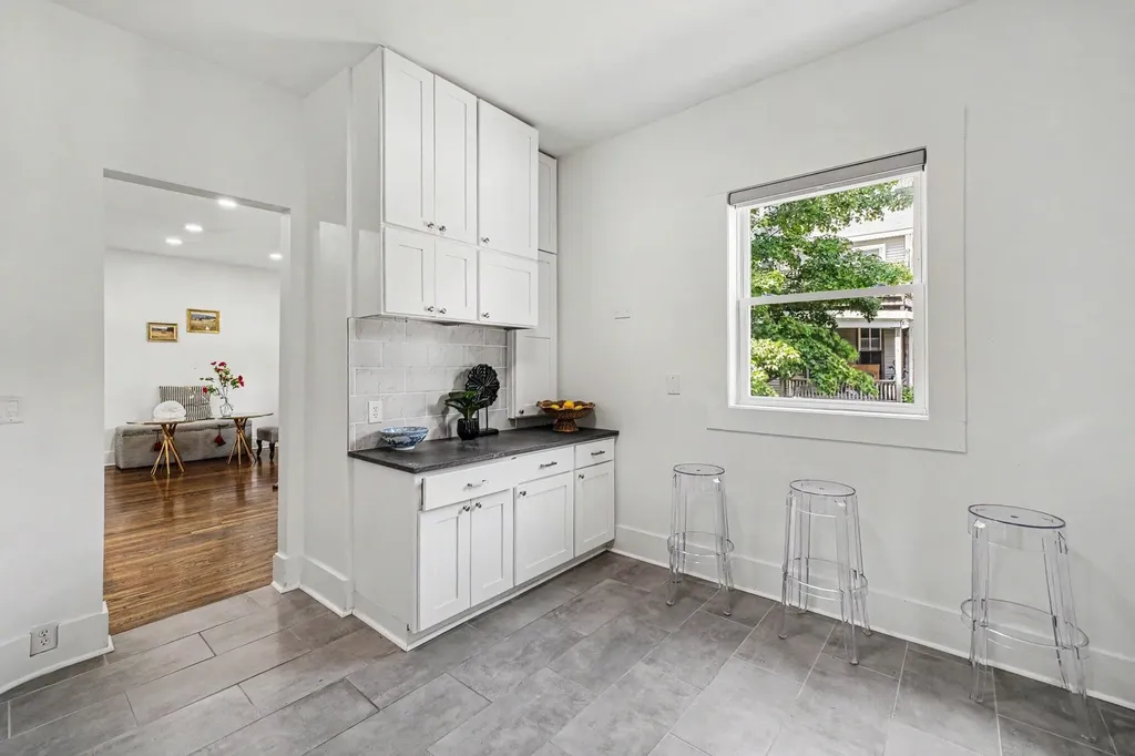 614 Fairview Avenue NE Grand Rapids City MI 49503