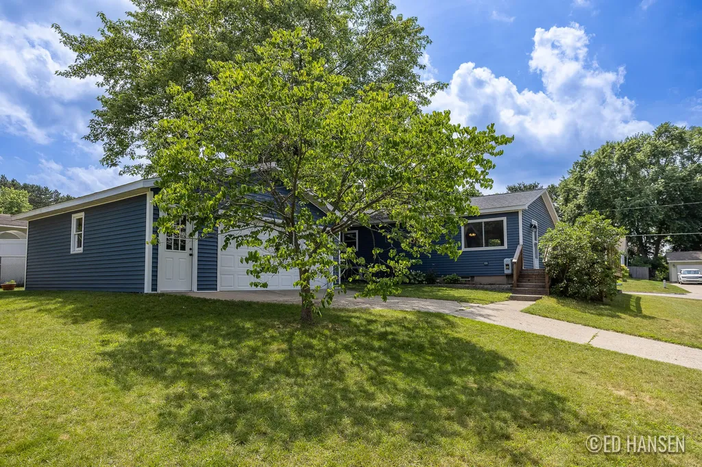 138 Lincoln Court Rockford City MI 49341