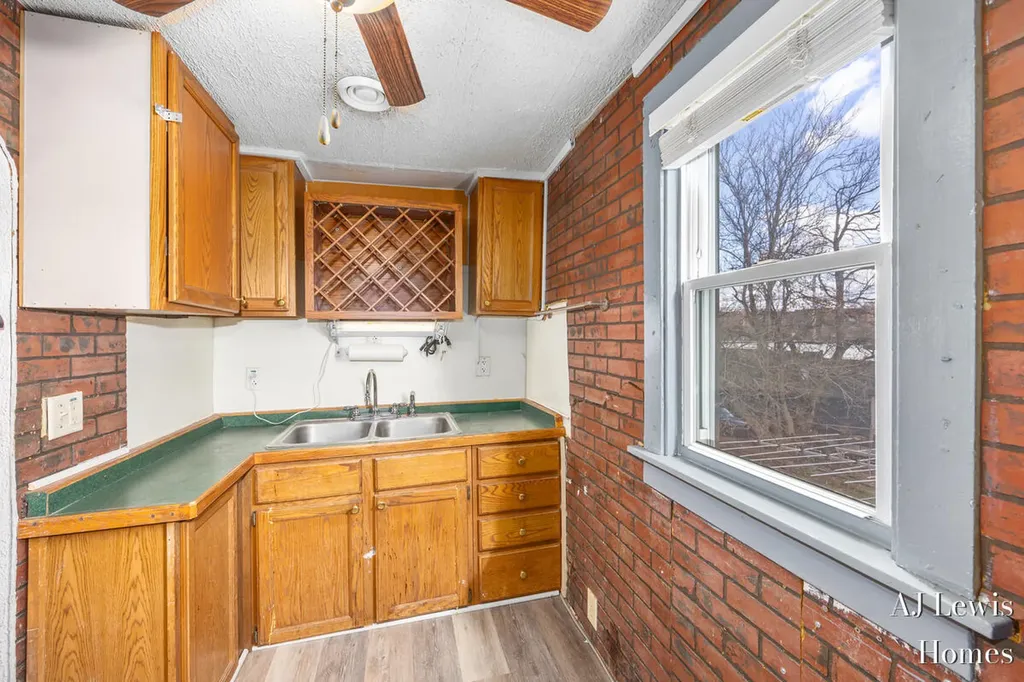 510 La Grave Avenue SE Grand Rapids City MI 49503