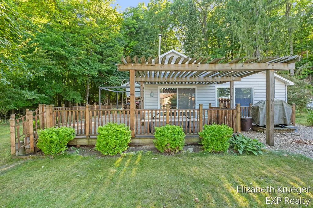 5594 Maple Street Garfield Township MI 49337