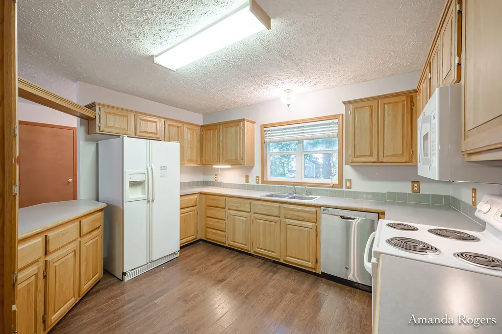 650 Parnell Avenue SE Vergennes Township MI 49331