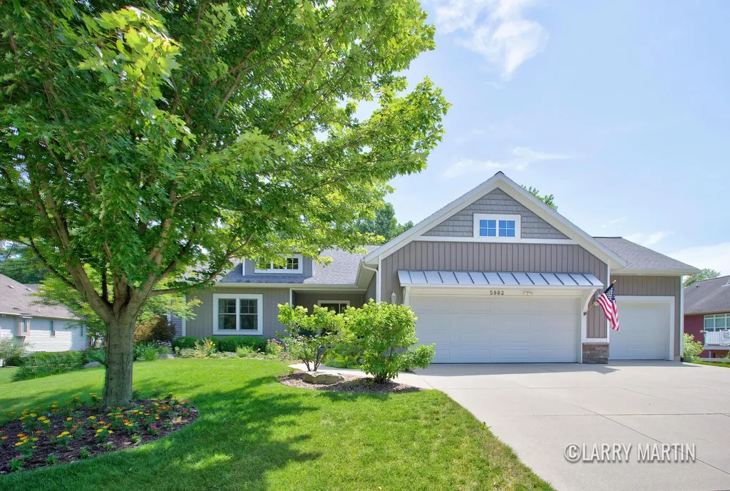 5982 Canal Avenue SW Wyoming City MI 49418