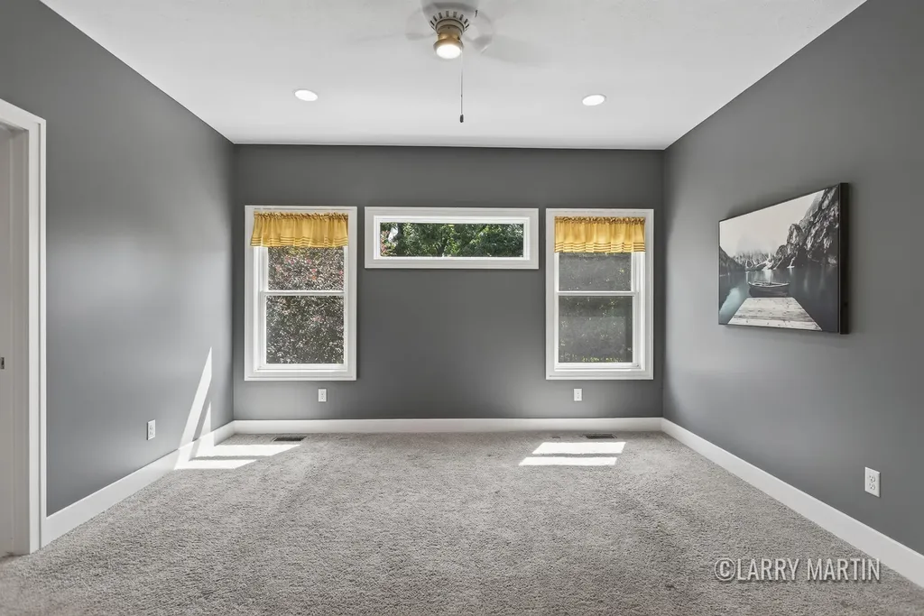 5982 Canal Avenue SW Wyoming City MI 49418