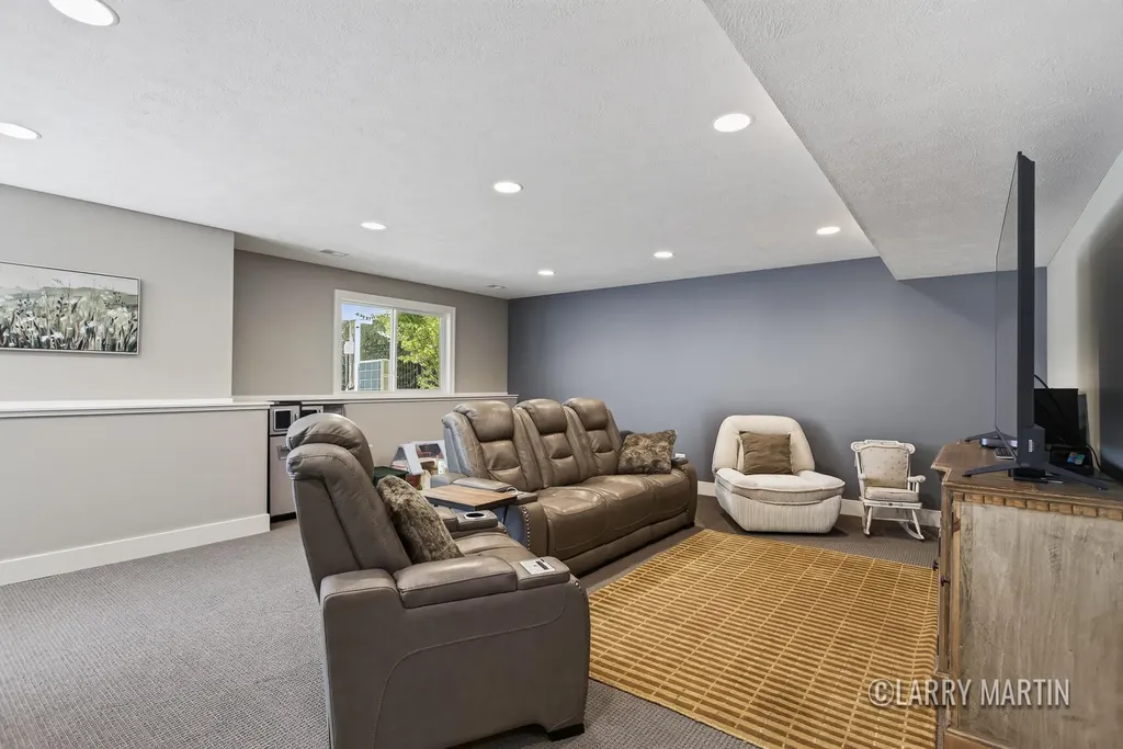 5982 Canal Avenue SW Wyoming City MI 49418