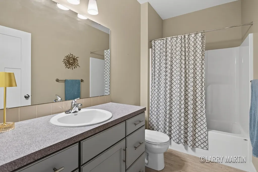 5982 Canal Avenue SW Wyoming City MI 49418