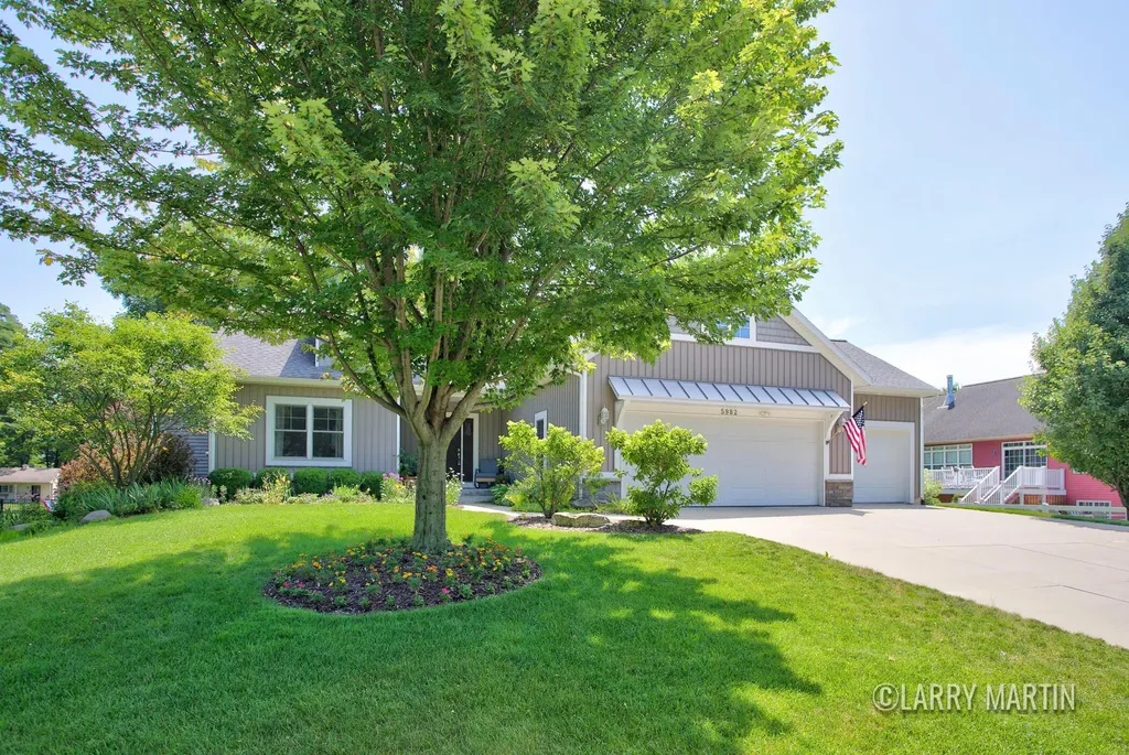 5982 Canal Avenue SW Wyoming City MI 49418