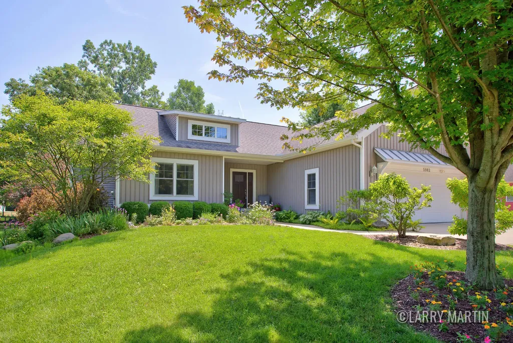 5982 Canal Avenue SW Wyoming City MI 49418