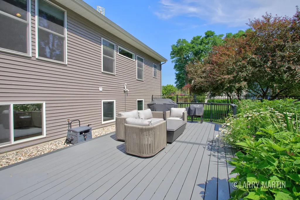 5982 Canal Avenue SW Wyoming City MI 49418