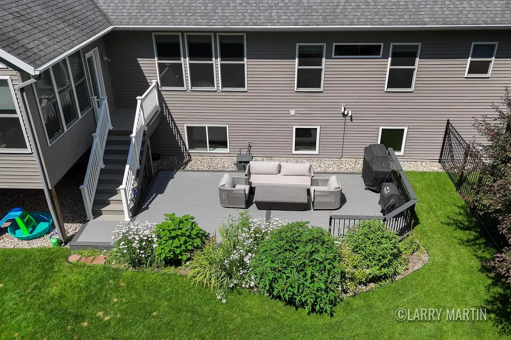 5982 Canal Avenue SW Wyoming City MI 49418