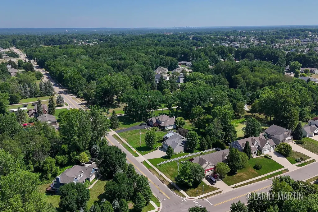 5982 Canal Avenue SW Wyoming City MI 49418