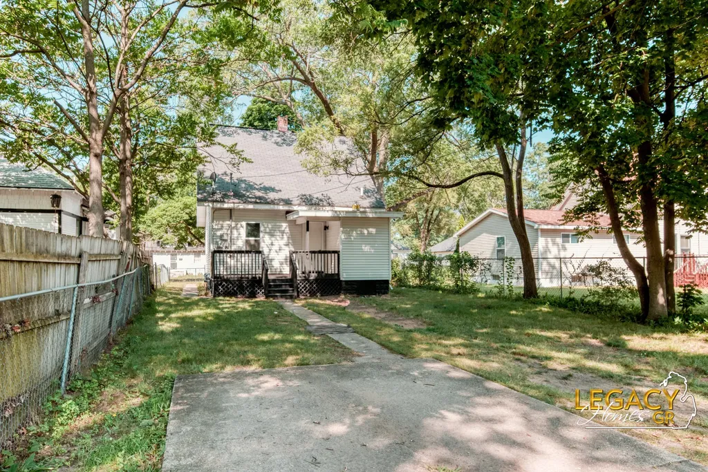 2232 5th Street Muskegon Heights City MI 49444