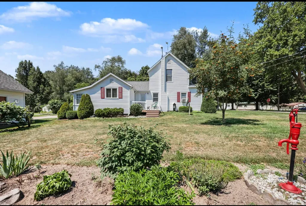 402 Smith Street Evergreen Township MI 48884
