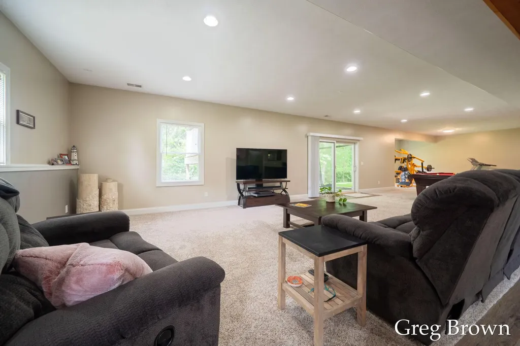 1995 Knollpoint Drive NE Ada Township MI 49301