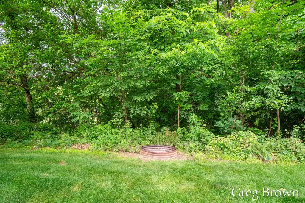 1995 Knollpoint Drive NE Ada Township MI 49301
