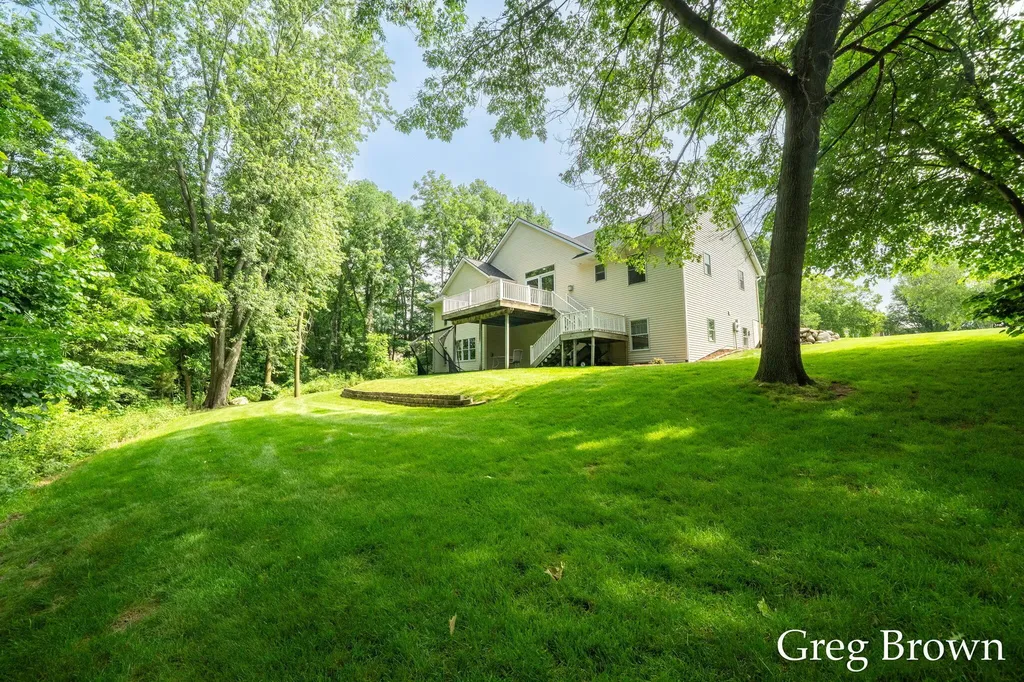 1995 Knollpoint Drive NE Ada Township MI 49301