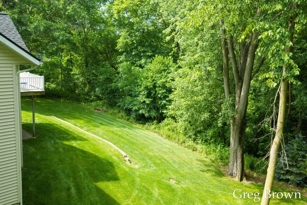 1995 Knollpoint Drive NE Ada Township MI 49301