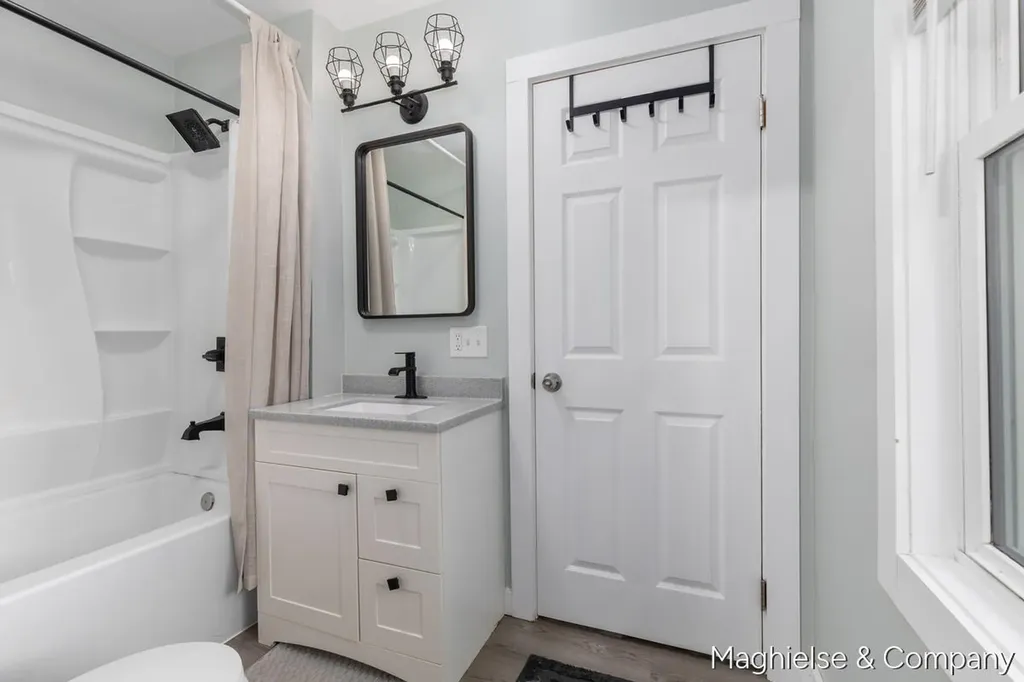 116 Washington Street Thornapple Township MI 49333