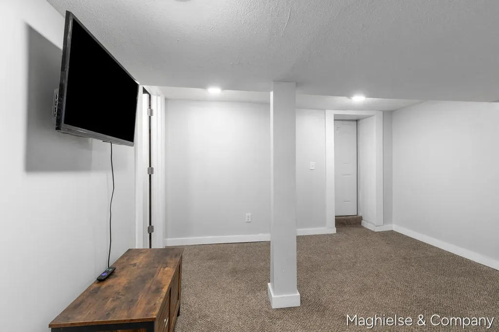 116 Washington Street Thornapple Township MI 49333