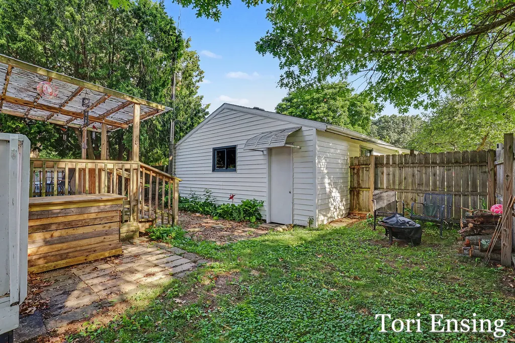 528 W Montcalm Street Greenville City MI 48838