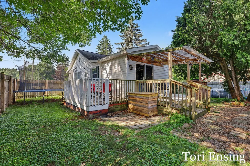 528 W Montcalm Street Greenville City MI 48838