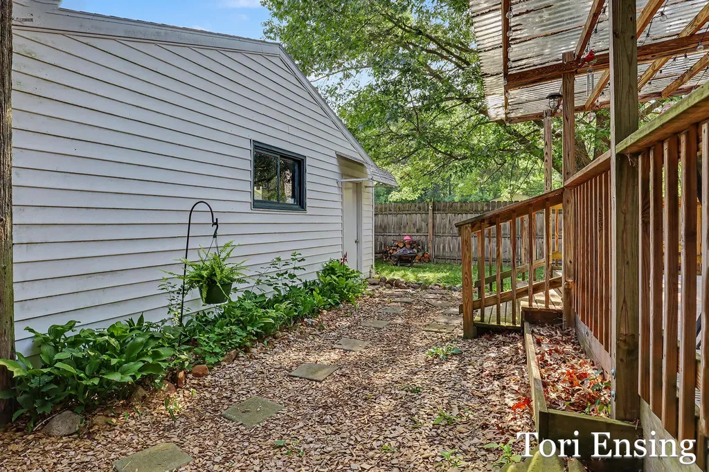 528 W Montcalm Street Greenville City MI 48838