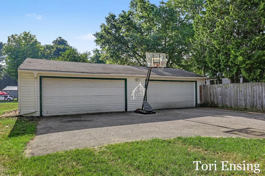 528 W Montcalm Street Greenville City MI 48838