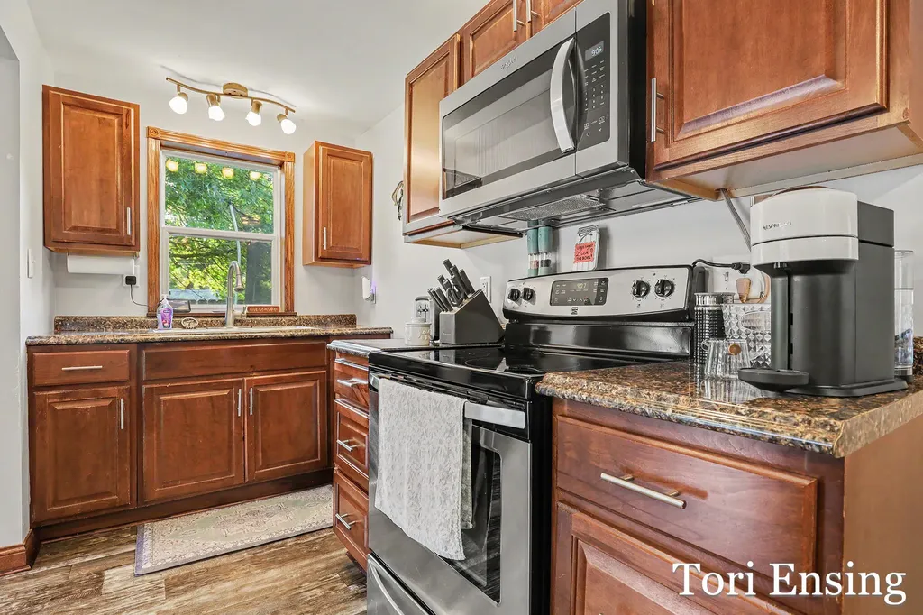 528 W Montcalm Street Greenville City MI 48838